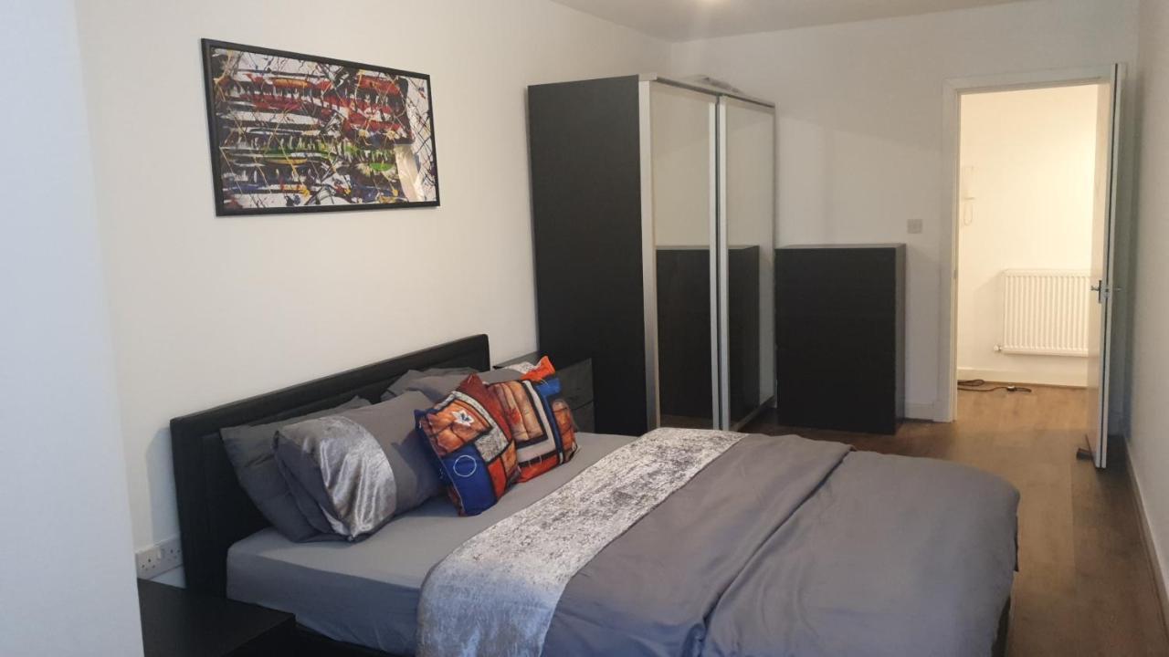 Double Room With Shared Bathroom Londres Extérieur photo